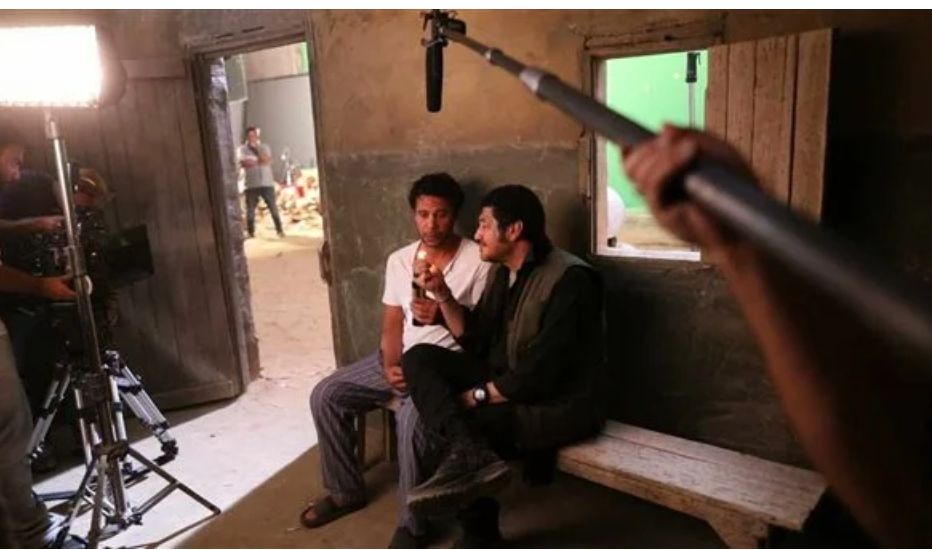 عادل إمام مثل اللعب مع الكبار ومحمد إمام اللعب مع العيال: كارت أحمر