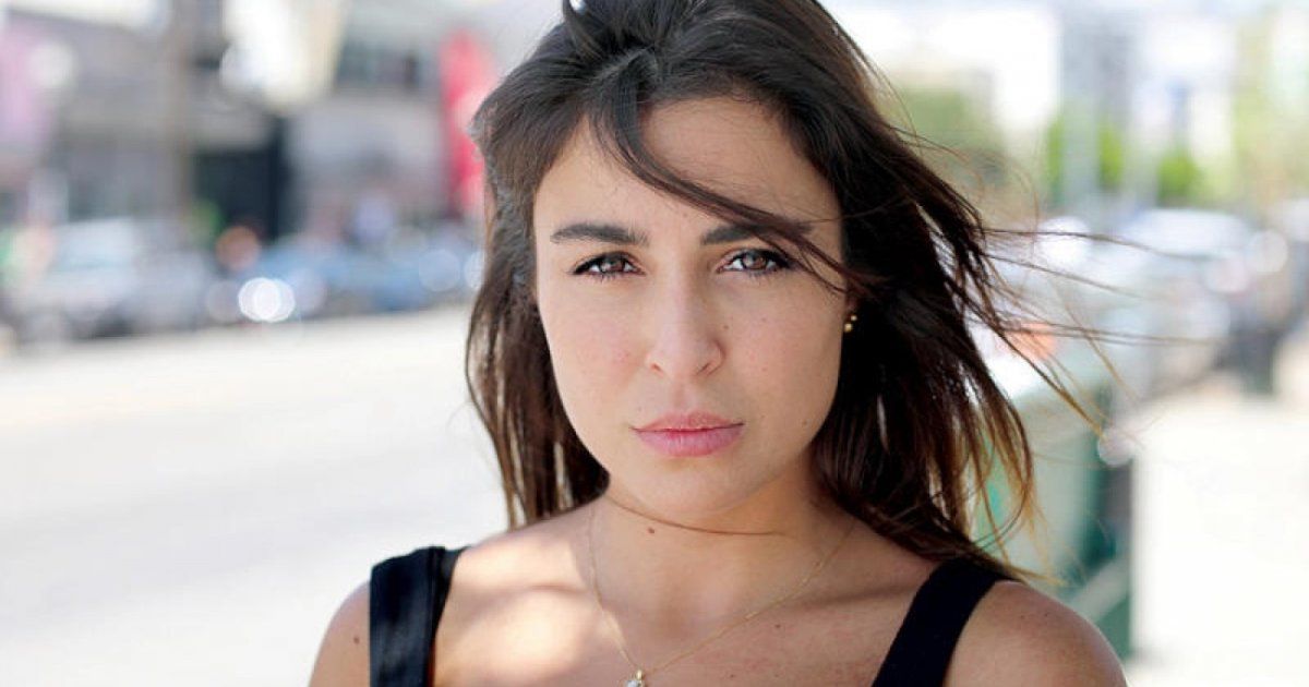 شاهد .. مع قرب زفافها.. سارة أبي كنعان متألقة بالأبيض- بالصور