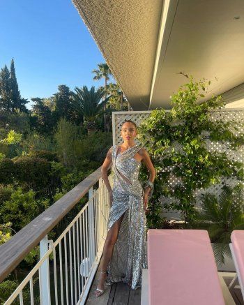 شاهد .. سلمى أبو ضيف تتألق بفستان من تصميم زهير مراد