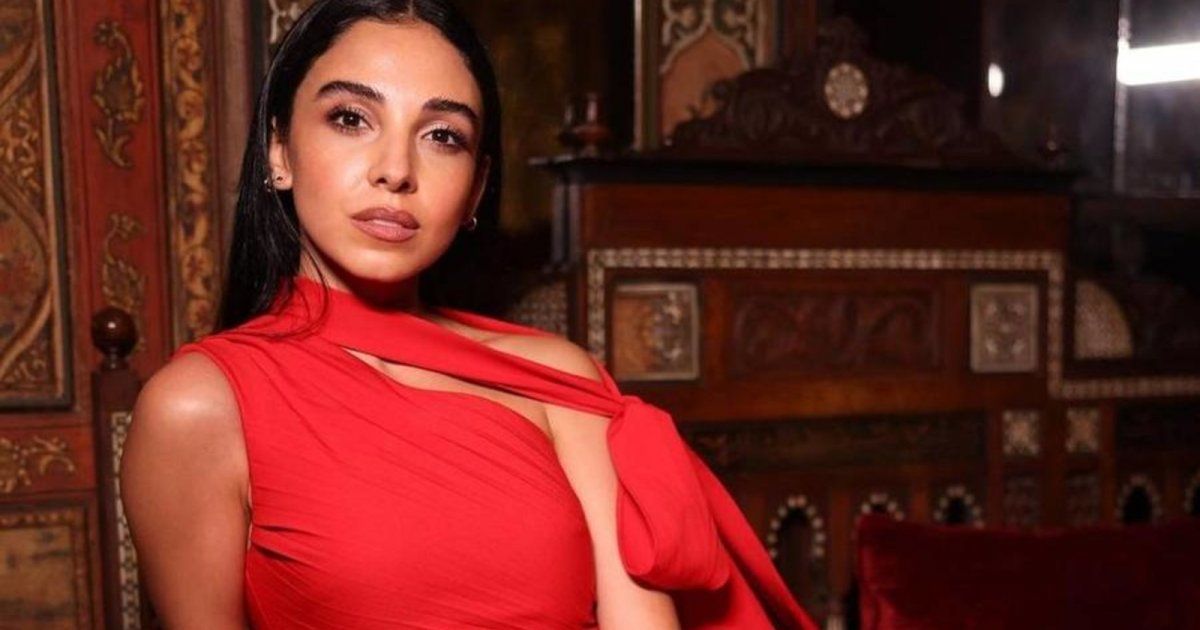 شاهد .. سلمى أبو ضيف تتألق بفستان من تصميم زهير مراد