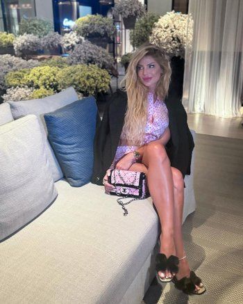 شاهد .. بالصور- سعر مرتفع جداً لحقيبة يد ساندرا رزق..و إطلالتها تخطف الأنظار