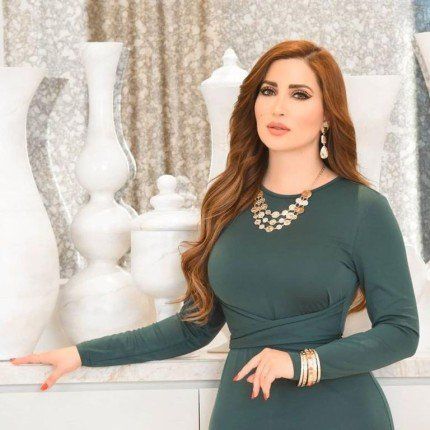 نسرين طافش تكشف عن عمرها مقابل هدايا في بث مباشر