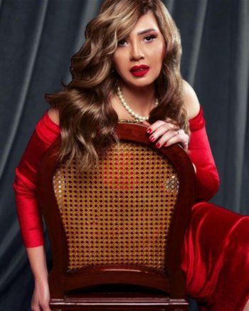 شاهد .. رانيا فريد شوقي تتالق بإطلالتين بالأحمر