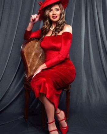 شاهد .. رانيا فريد شوقي تتالق بإطلالتين بالأحمر