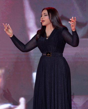 شاهد .. إليكم سعر فستان أحلام من Elisabetta Franchi .. وممثلة لبنانية إرتدته قبلها- بالصور