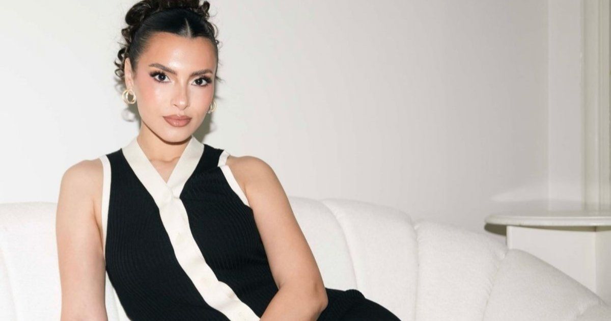 شاهد .. كارمن سليمان تتألق بفستان بالأبيض والأسود .. وهذا سعره