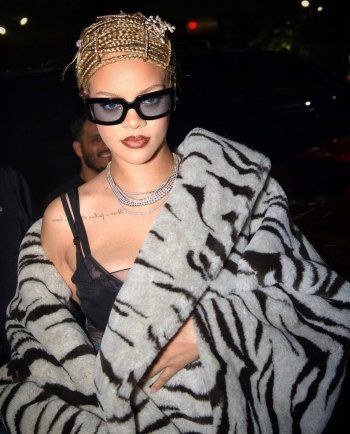 شاهد .. ريهانا تتألق بالفرو في عيد ميلاد إحدى صديقاتها