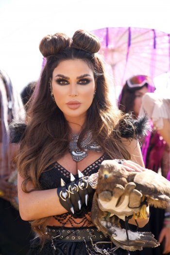 شاهد .. خاص - نيللي مقدسي تكشف سبب إختيارها أغنيتها " دوز عالي " .. وهذا ما قالته عن عمليات التجميل