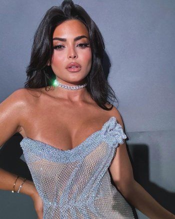 شاهد .. أسماء جلال تشعل السوشيال ميديا بإطلالتها في حفل زفاف جميلة عوض