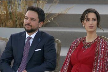 شاهد .. إطلالة أنيقة للغاية للأميرة رجوة في الأشهر الأخيرة من حملها- بالصور