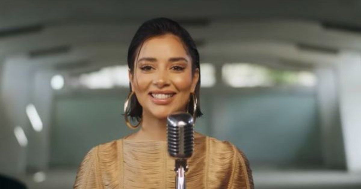 شاهد .. بلقيس ساحرة بإطلالة حمراء من إيطاليا.. بالصور