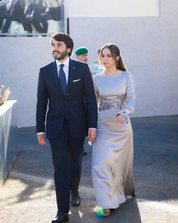 شاهد .. إطلالة الأميرتين إيمان وسلمى بالغة الأناقة