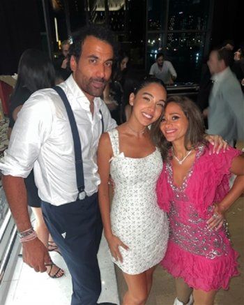 شاهد .. سلمى أبو ضيف بفستانين في حفل زفافها أحدهما بتوقيع زهير مراد