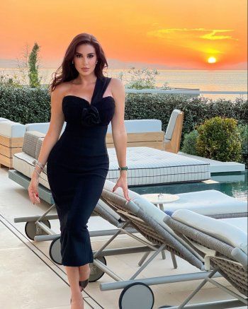 شاهد .. أناقة ياسمين صبري بالأسود تحبس الأنفاس