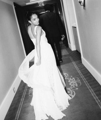 شاهد .. سلمى أبو ضيف بفستانين في حفل زفافها أحدهما بتوقيع زهير مراد