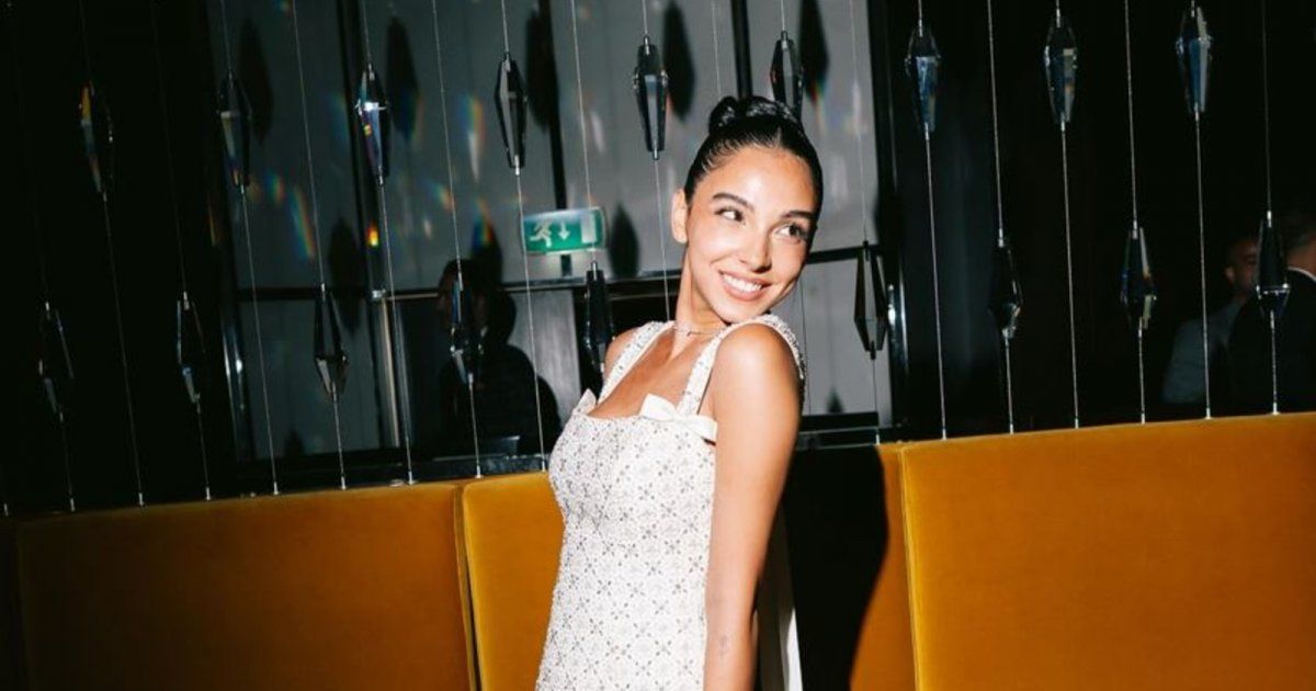 شاهد .. إليكم سعر فستان سلمى ابو ضيف الذي تألقت به في حفلة عقد قرانها