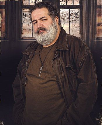 شاهد .. خاص - هكذا وصف طارق تميم مسرحية " إلى حدا ما " وهذه رسالته إلى عمر ميقاتي وسولانج تراك ورالف س. معتوق ومازن سعد الدين