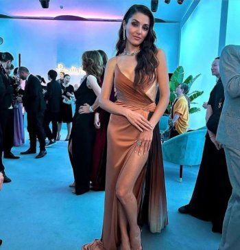 شاهد .. هاندا أرتشيل بإطلالة أنيقة للغاية.. والجرأة عنوانها