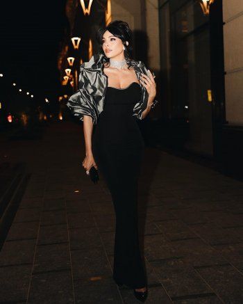 شاهد .. ساشا دحدوح تتألق بفستان من تصميم نور فتح الله خلال العرض الأول لفيلم "ولاد رزق 3"