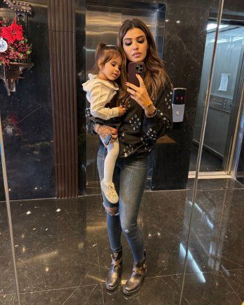 شاهد .. خاص - ملكة جمال لبنان روزاريتا طويل تكشف عن جنس جنينها .. وتخبرنا قصة حبها مع زوجها