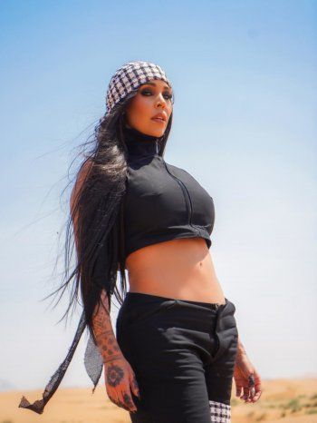 شاهد .. خاص - لاروسي تكشف سر حبها للبنان .. وهذا ما قالته لـ جو أشقر