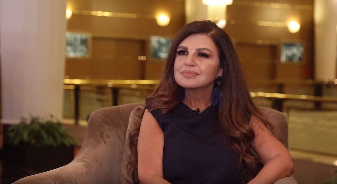 شاهد .. خاص - ليلى عبيد تتحدث عن لوك جو أشقر في أغنيته الجديدة " بيروت شتقتلّا " .. وهذه نصائحها للرجال والنساء في موسم الصيف