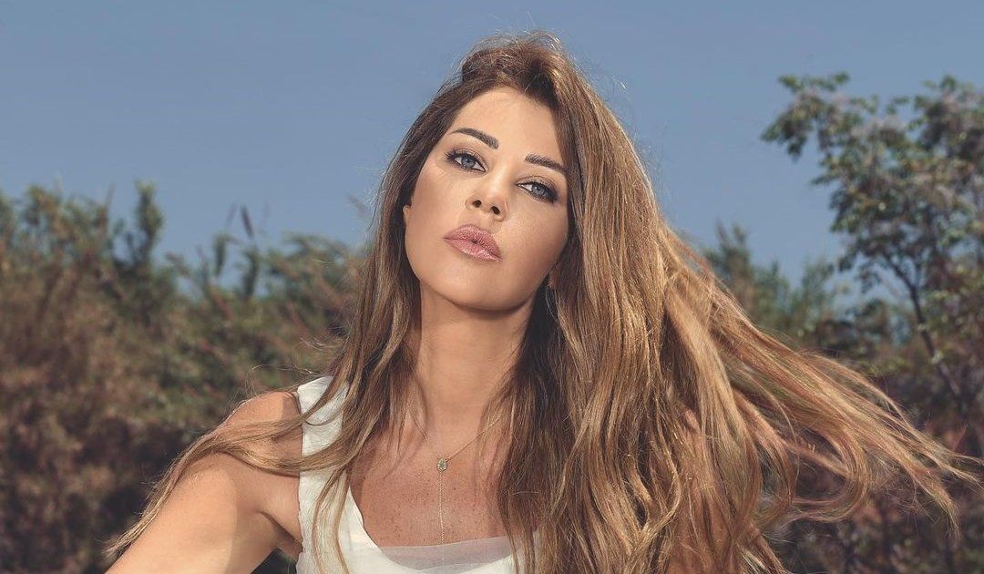 شاهد .. كارلا حداد تستمتع بإجازتها الصيفية بملابس بحر منعشة