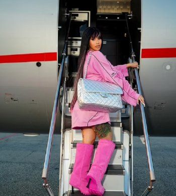 شاهد .. كاردي بي تحتفل بعيد ميلاد إبنتها كلتشر.. وسعر حقيبتها سيفاجئكم