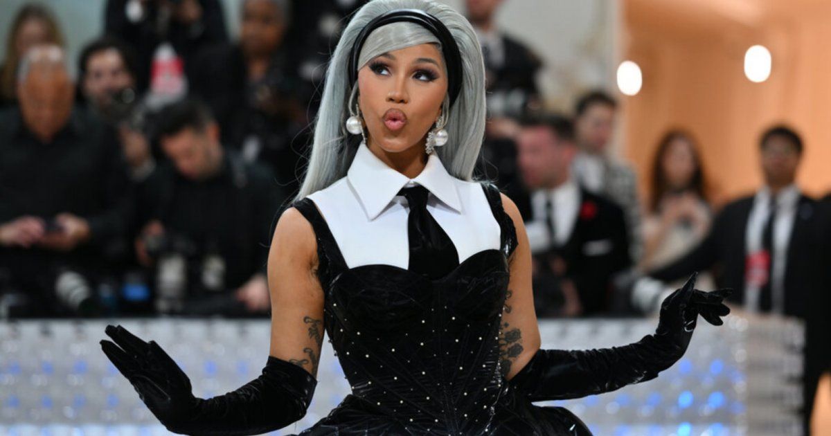 شاهد .. كاردي بي تحتفل بعيد ميلاد إبنتها كلتشر.. وسعر حقيبتها سيفاجئكم