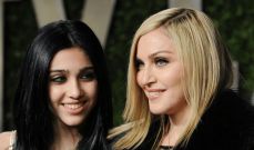 شاهد .. الأميرة إيمان والأميرة سلمى على خطى والدتهما الملكة رانيا بالأناقة.. شاهدوا أجمل إطلالاتهن سوياً