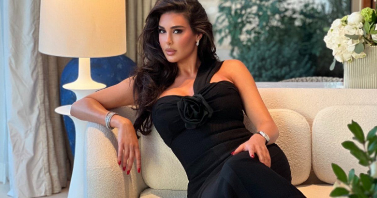 شاهد .. من توقيع جان بيار خوري..ياسمين صبري تبرز جمالها بفستان رائع