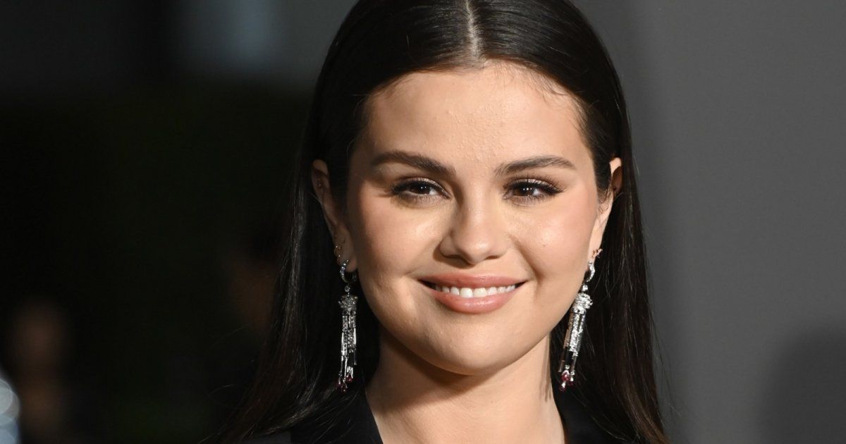 شاهد .. سيلينا غوميز تحتفل بعيد ميلادها الـ 32