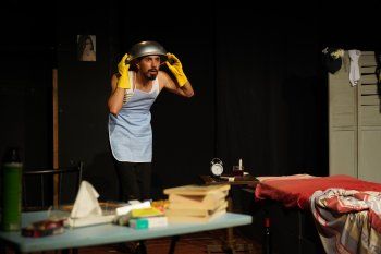 شاهد .. خاص - جو الخوري: " مسرحية Testosterone شجعت الأهالي على إستيعاب مشاعر أولادهم ولهذا السبب إستبعدت وجود مخرج للعمل "