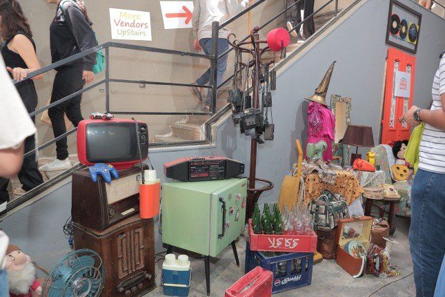 معرض بالقاهرة يسترجع ذكريات المصريين بمقتنيات قديمة ونادرة