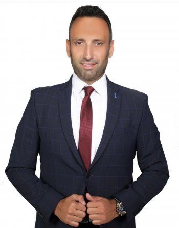 شاهد .. خاص - تمام بليق: " هناك شخصيات ظننا أنها راقية هددتنا و" النشرة مع تمام " أخذ منحى سياسياً وفنياً وإجتماعياً "