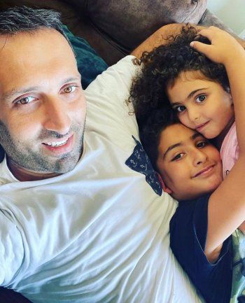 شاهد .. خاص - تمام بليق: " هناك شخصيات ظننا أنها راقية هددتنا و" النشرة مع تمام " أخذ منحى سياسياً وفنياً وإجتماعياً "