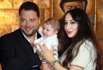 شاهد .. خاص- عامر زيان يحتفل بعمادة ابنه شربل: "انت النور البعيوني ياخد من عمري ويعطيك"