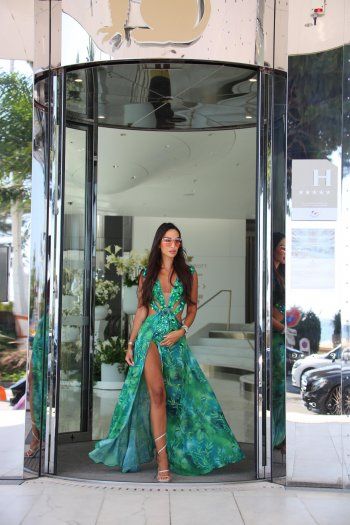 شاهد .. برشاقة و أنوثة و جمال.. نورهان إبراهيم تتألق بإطلالتها الأخيرة من كان