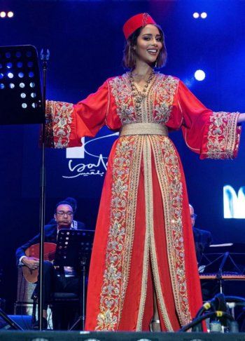 شاهد .. بلقيس فتحي تسحر العيون بإطلالتها في المغرب