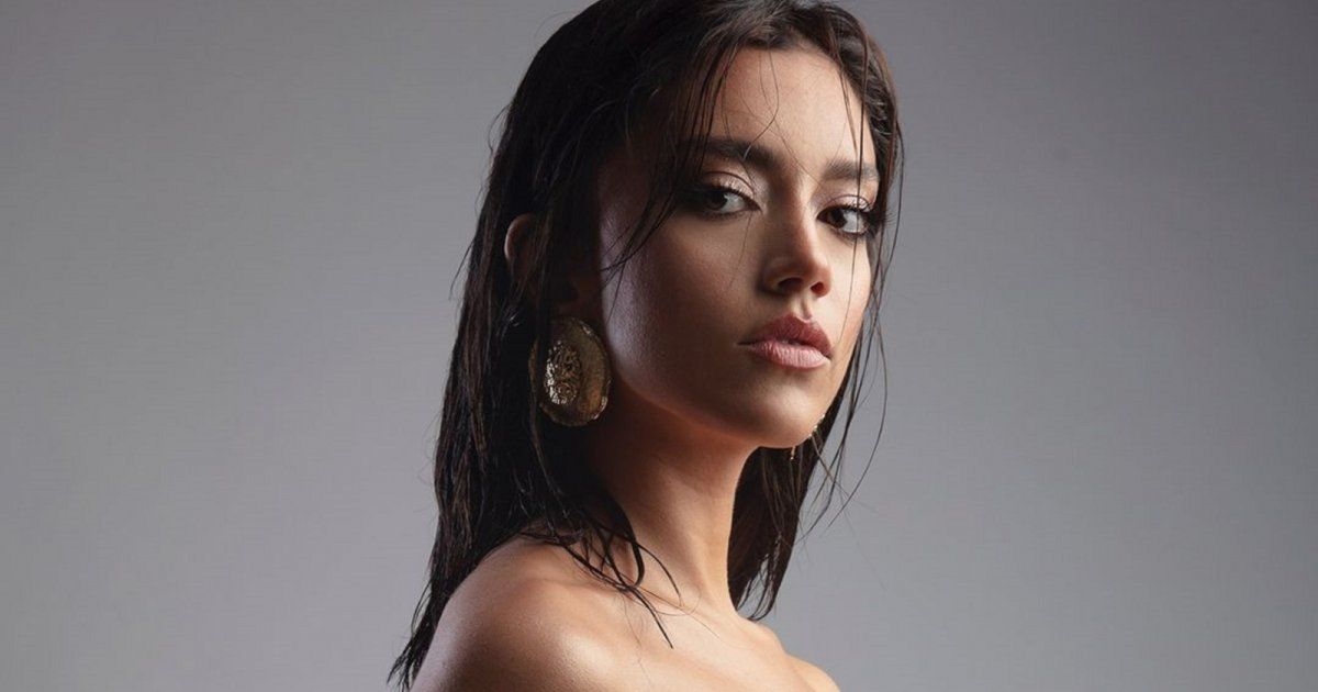 شاهد .. بفستان أبيض من توقيع طوني ورد .. ستيفاني عطالله تخطف قلوب متابعيها