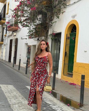 شاهد .. إطلالات صيفية وعصرية.. إليكم إطلالات هنا الزاهد في إيبيزا