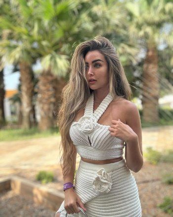 شاهد .. إطلالات صيفية وعصرية.. إليكم إطلالات هنا الزاهد في إيبيزا