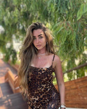 شاهد .. إطلالات صيفية وعصرية.. إليكم إطلالات هنا الزاهد في إيبيزا