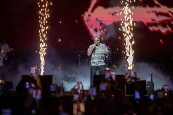 شاهد .. محمد حماقي يطل في جدة بتي شيرت مميزة .. وثمنها يلفت الإنتباه