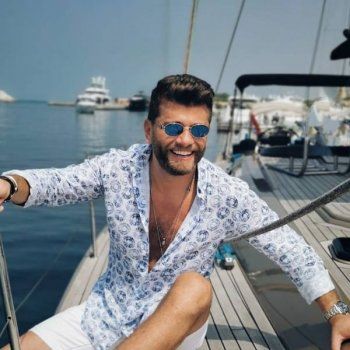 شاهد .. خاص - ربيع بارود يكشف سر أغنيته " الحب عم يربح " والفيديو الذي ظهر فيه مع إحدى معجباته