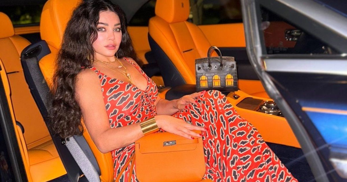 شاهد .. هيفا وهبي تتألق بفستان من الكروشيه.. وجمالها يحبس الأنفاس