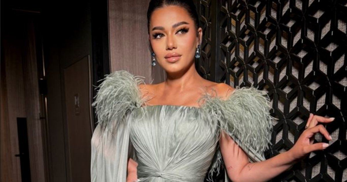 شاهد .. صيحة الريش تلازم رحمة رياض في إطلالاتها.. شـ ـاهدوا