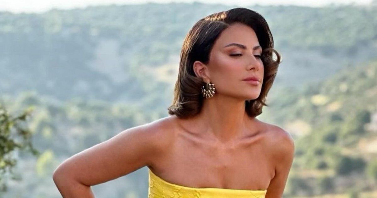 شاهد .. صبا مبارك متألقة بفستان جريء.. وهذا سعره وتصميمه