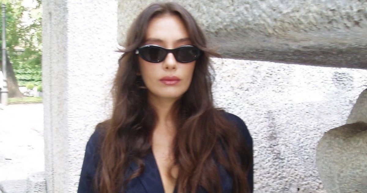 شاهد .. نسليهان أتاغول تختار طقم البيجاما من فالنتينو.. وهكذا نسقته