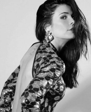 شاهد .. خاص- لوتشيانا فرح: "لم يعد عرض الأزياء مرتبطاً بالعمر.. إيلي صعب طموح ومحترف وجورج وسوف هو عراب إبنتي"